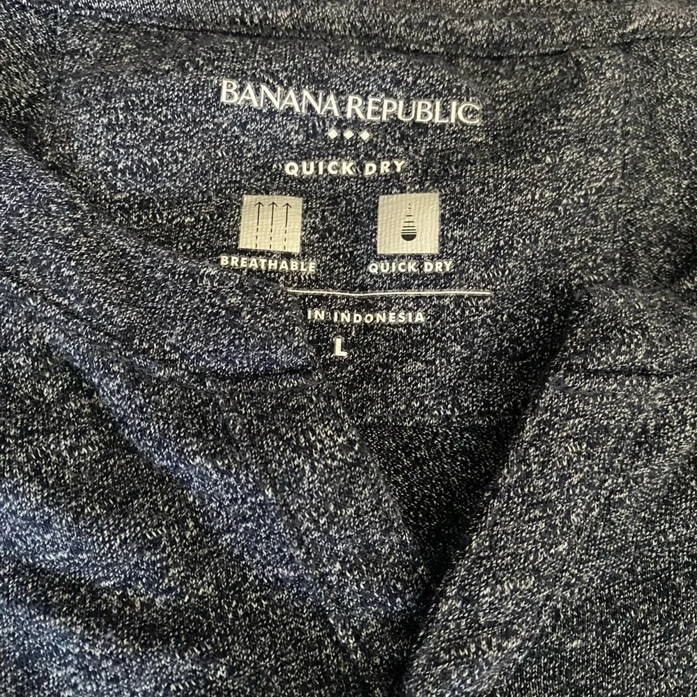Banana Republic Charcoal Short Sleeve Tee
